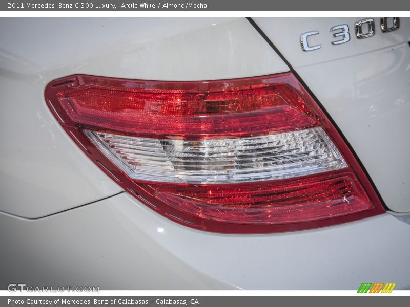 Arctic White / Almond/Mocha 2011 Mercedes-Benz C 300 Luxury