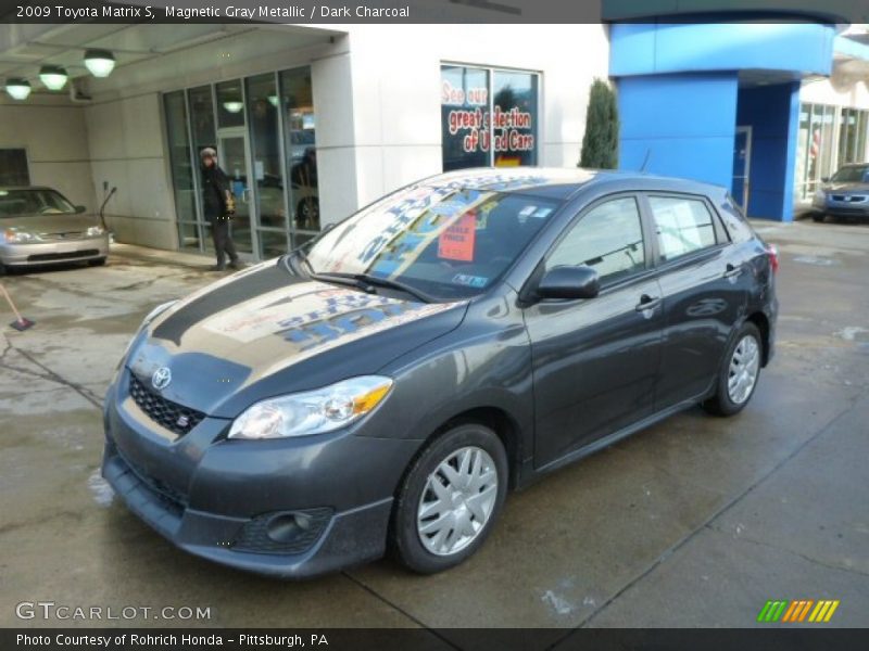 Magnetic Gray Metallic / Dark Charcoal 2009 Toyota Matrix S