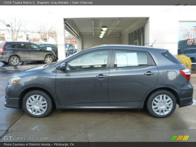 Magnetic Gray Metallic / Dark Charcoal 2009 Toyota Matrix S