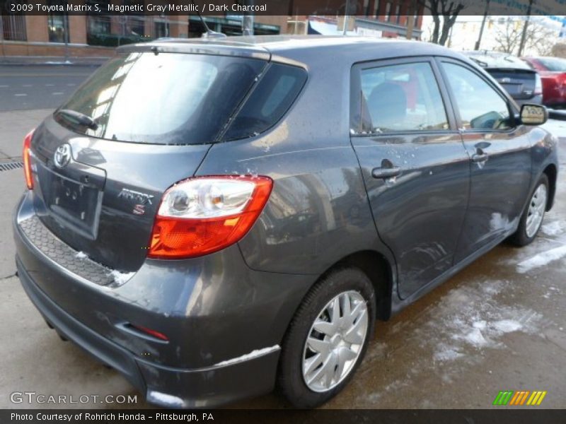 Magnetic Gray Metallic / Dark Charcoal 2009 Toyota Matrix S