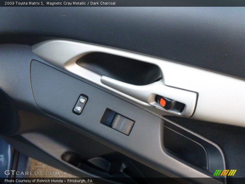 Magnetic Gray Metallic / Dark Charcoal 2009 Toyota Matrix S
