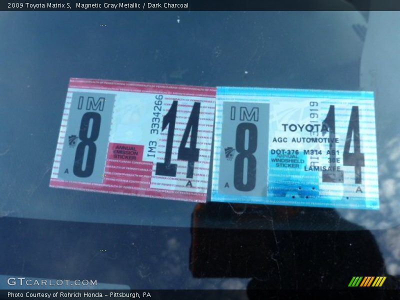 Magnetic Gray Metallic / Dark Charcoal 2009 Toyota Matrix S