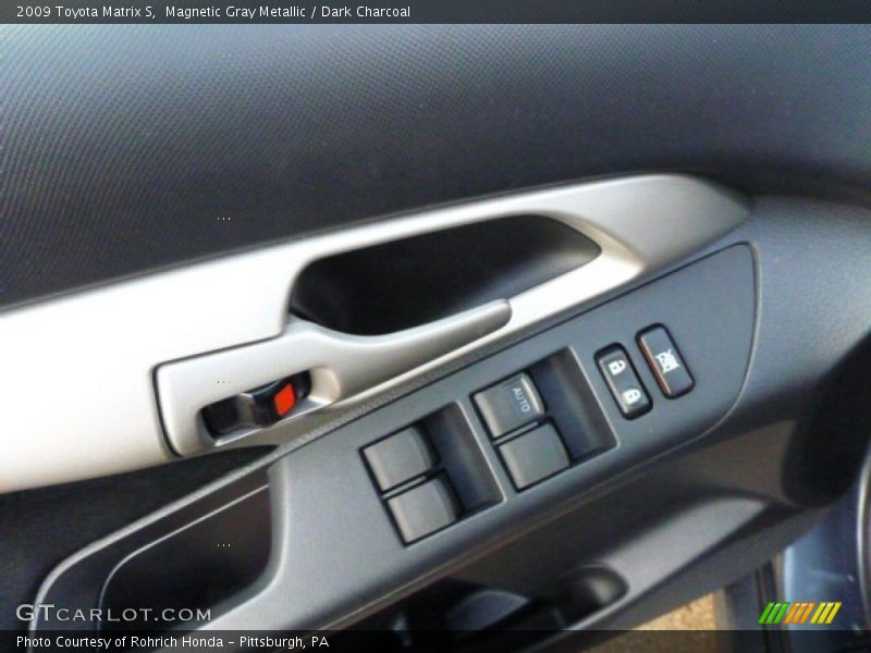 Magnetic Gray Metallic / Dark Charcoal 2009 Toyota Matrix S