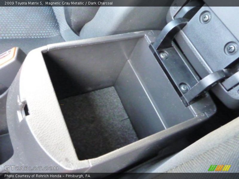 Magnetic Gray Metallic / Dark Charcoal 2009 Toyota Matrix S