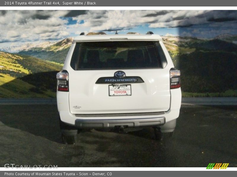 Super White / Black 2014 Toyota 4Runner Trail 4x4