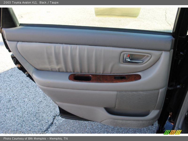 Black / Taupe 2003 Toyota Avalon XLS