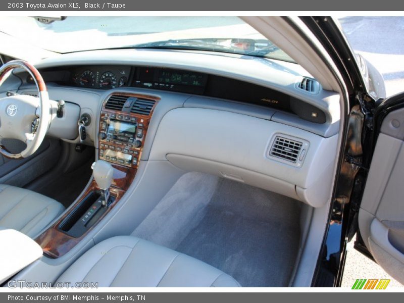 Black / Taupe 2003 Toyota Avalon XLS