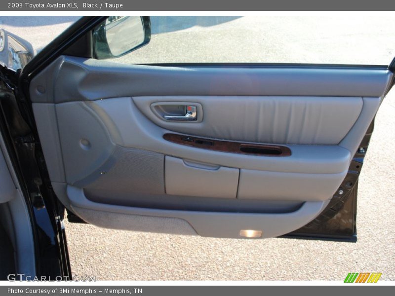 Black / Taupe 2003 Toyota Avalon XLS