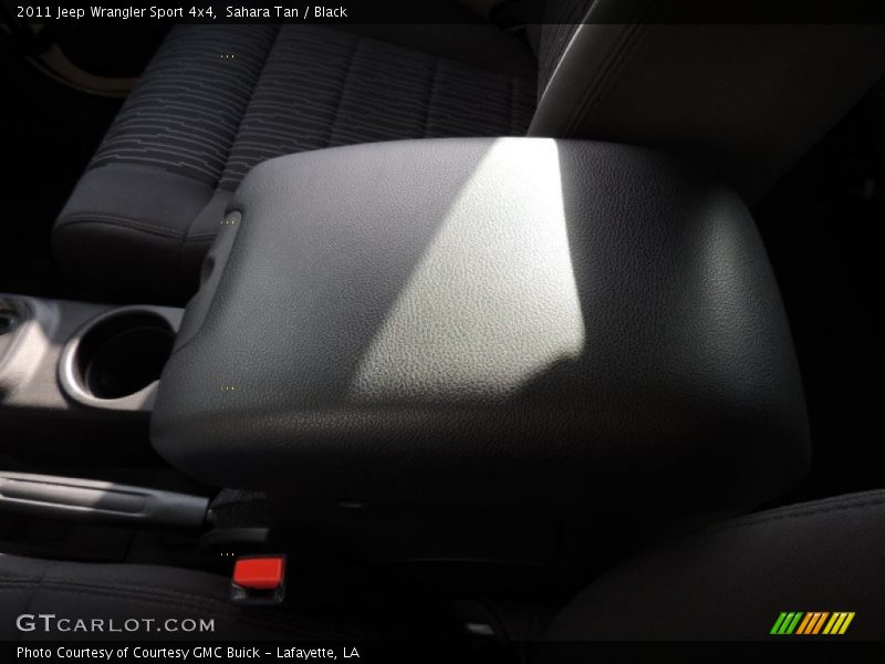 Sahara Tan / Black 2011 Jeep Wrangler Sport 4x4