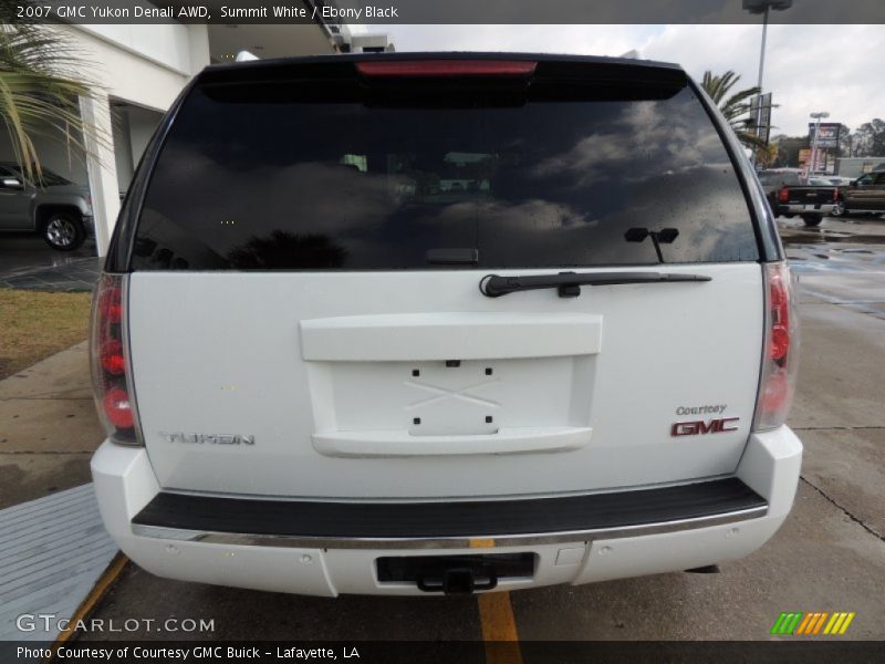 Summit White / Ebony Black 2007 GMC Yukon Denali AWD