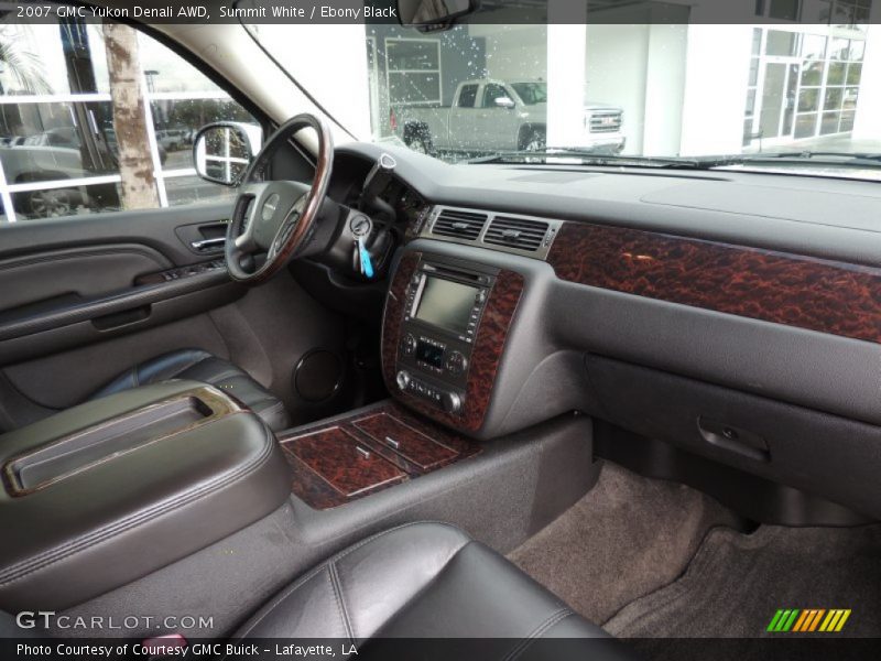 Summit White / Ebony Black 2007 GMC Yukon Denali AWD