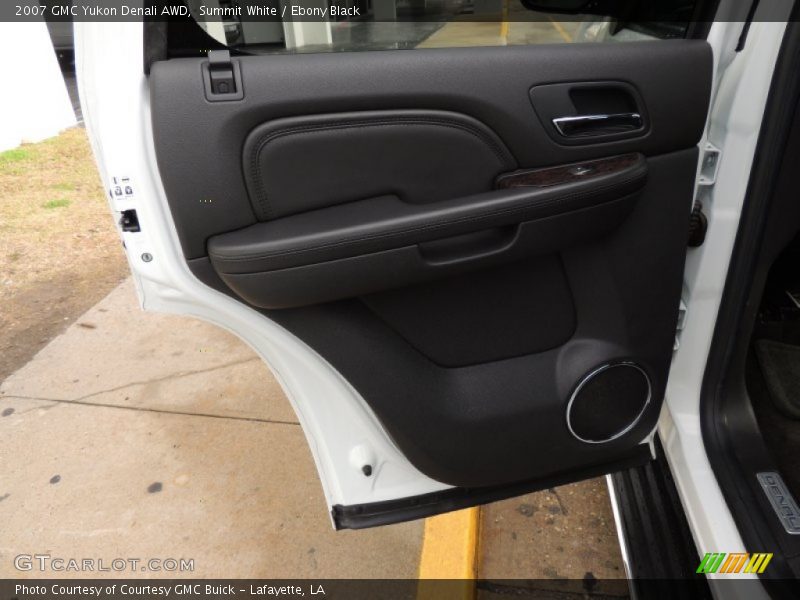 Summit White / Ebony Black 2007 GMC Yukon Denali AWD