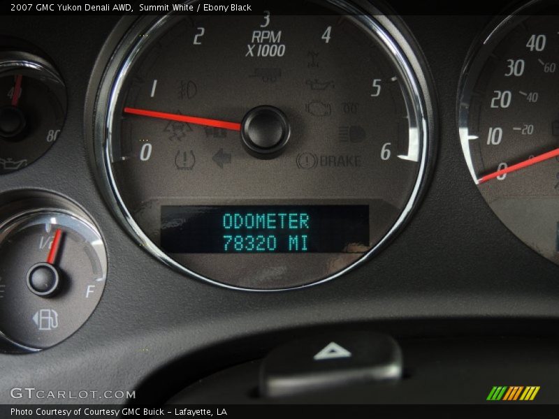 Summit White / Ebony Black 2007 GMC Yukon Denali AWD