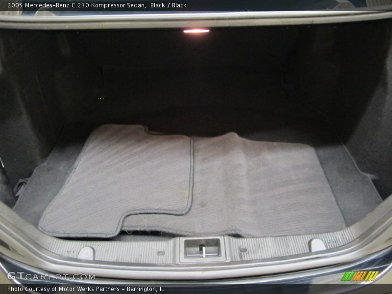 Black / Black 2005 Mercedes-Benz C 230 Kompressor Sedan