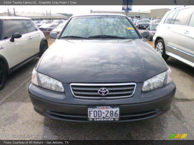 Graphite Gray Pearl / Gray 2000 Toyota Camry LE
