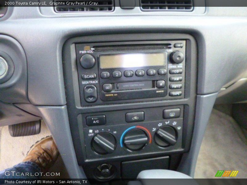 Graphite Gray Pearl / Gray 2000 Toyota Camry LE