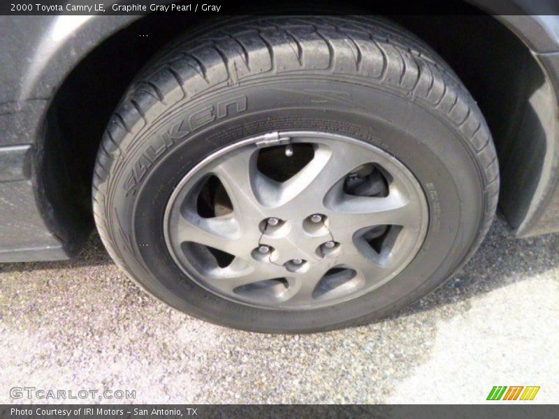 Graphite Gray Pearl / Gray 2000 Toyota Camry LE
