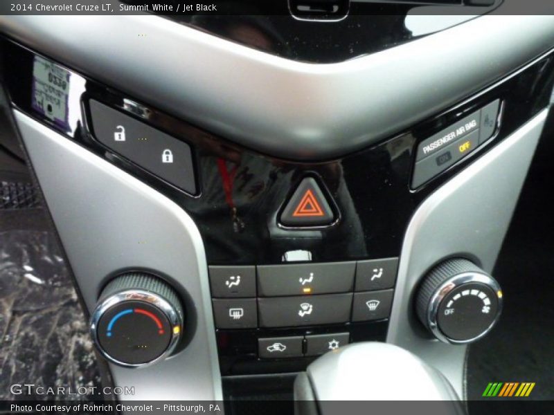 Summit White / Jet Black 2014 Chevrolet Cruze LT