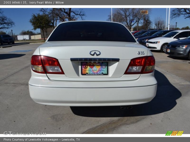 Ivory Pearl White / Willow 2003 Infiniti I 35