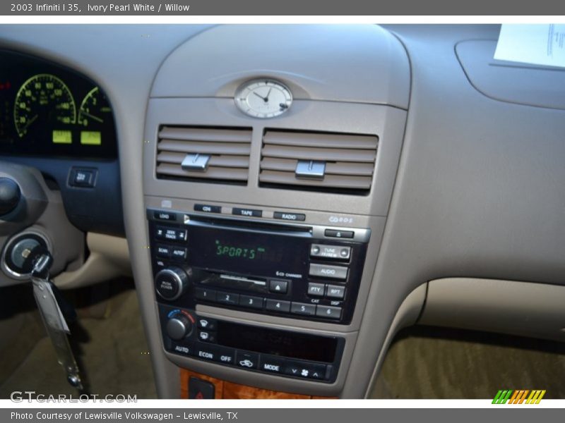 Ivory Pearl White / Willow 2003 Infiniti I 35