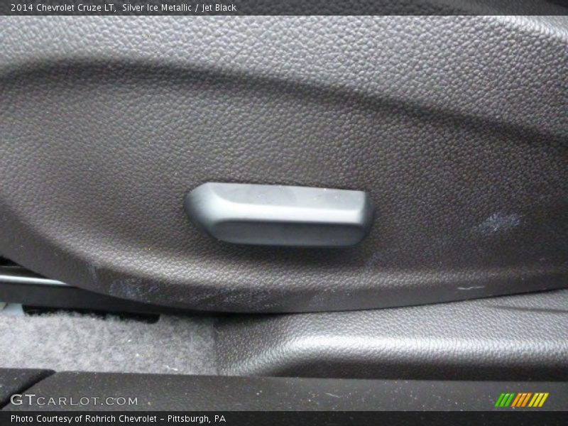 Silver Ice Metallic / Jet Black 2014 Chevrolet Cruze LT