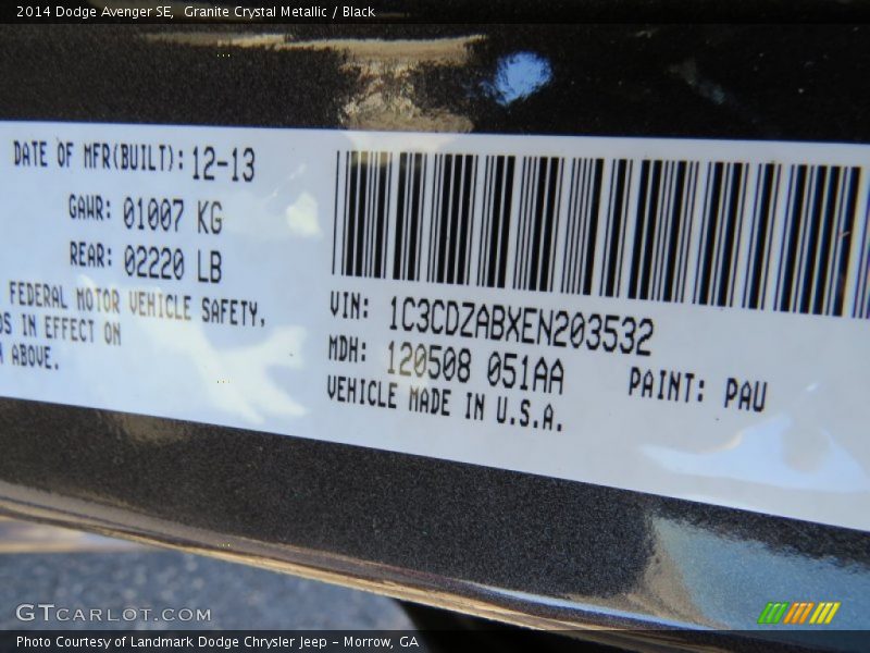 Granite Crystal Metallic / Black 2014 Dodge Avenger SE