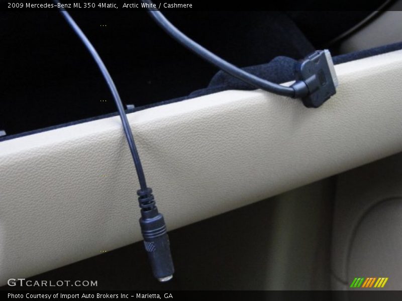 Arctic White / Cashmere 2009 Mercedes-Benz ML 350 4Matic
