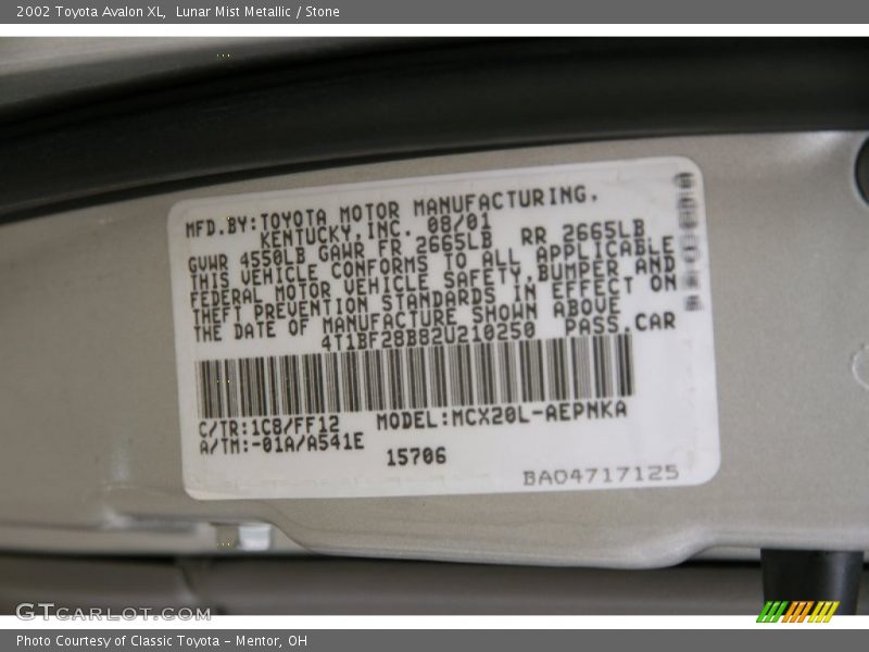 Lunar Mist Metallic / Stone 2002 Toyota Avalon XL