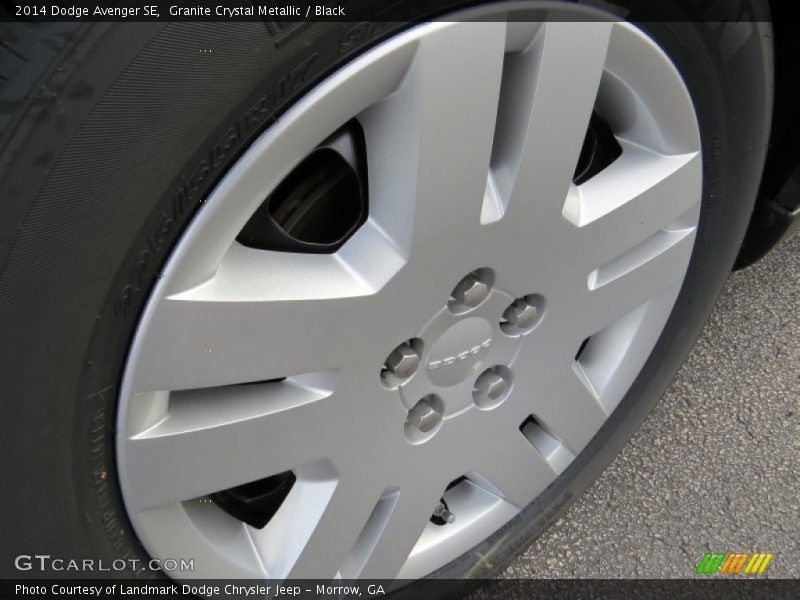 Granite Crystal Metallic / Black 2014 Dodge Avenger SE