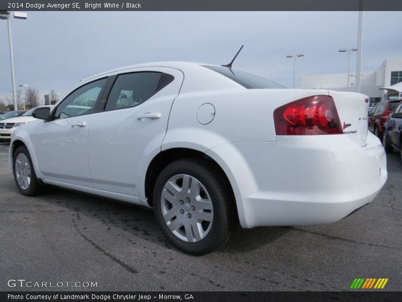 Bright White / Black 2014 Dodge Avenger SE