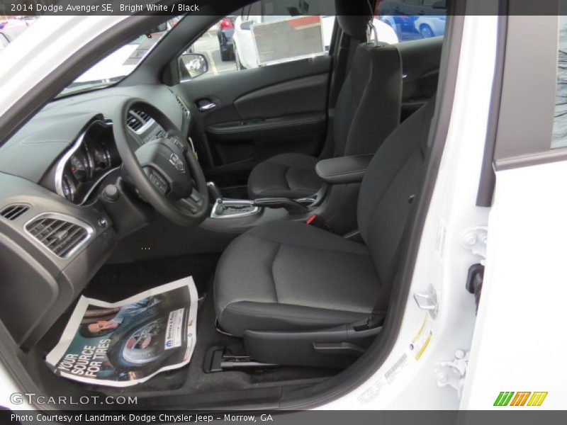 Bright White / Black 2014 Dodge Avenger SE