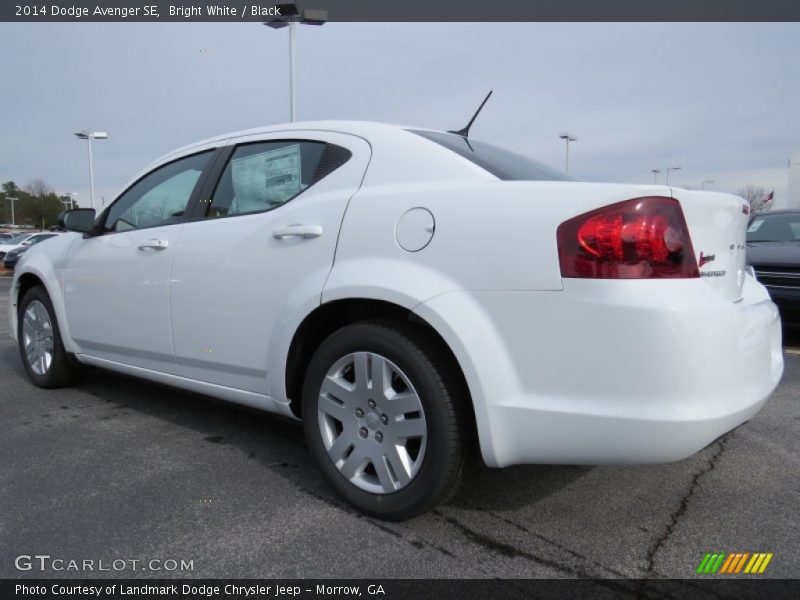 Bright White / Black 2014 Dodge Avenger SE