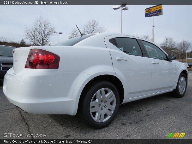 Bright White / Black 2014 Dodge Avenger SE