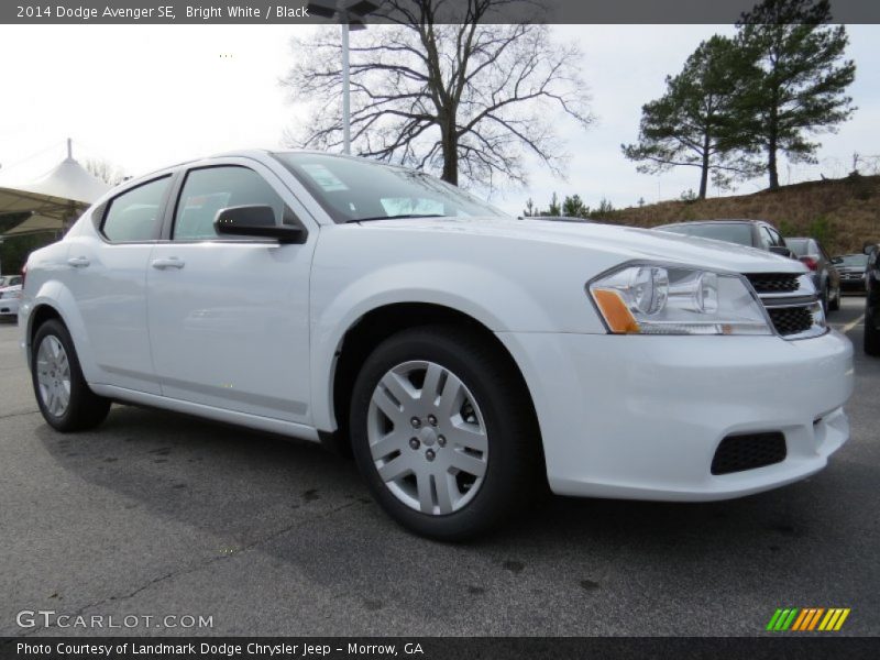 Bright White / Black 2014 Dodge Avenger SE