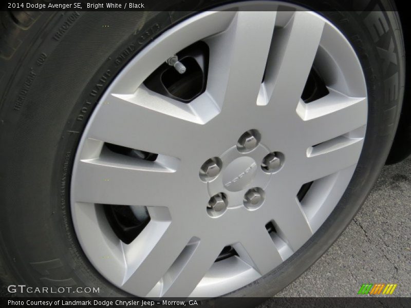 Bright White / Black 2014 Dodge Avenger SE