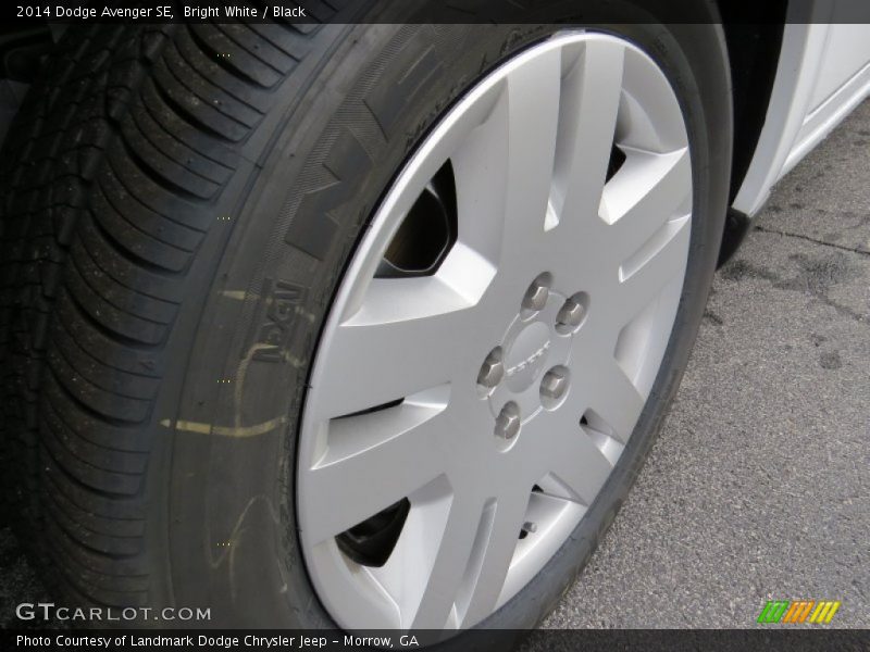 Bright White / Black 2014 Dodge Avenger SE