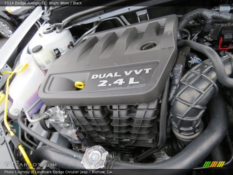 Bright White / Black 2014 Dodge Avenger SE