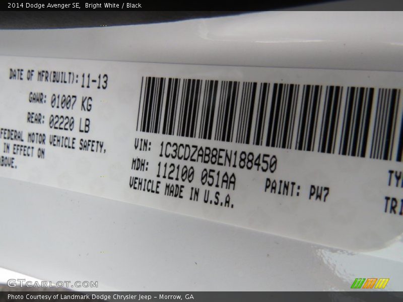 Bright White / Black 2014 Dodge Avenger SE