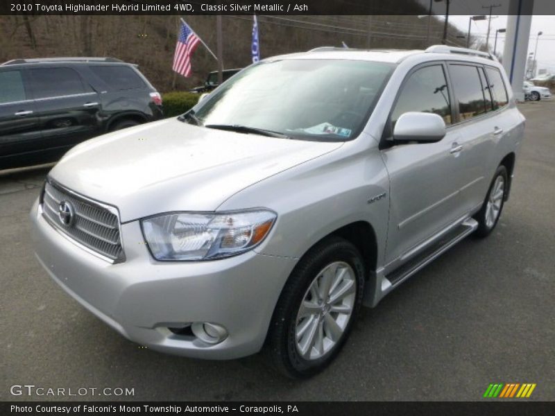 Front 3/4 View of 2010 Highlander Hybrid Limited 4WD