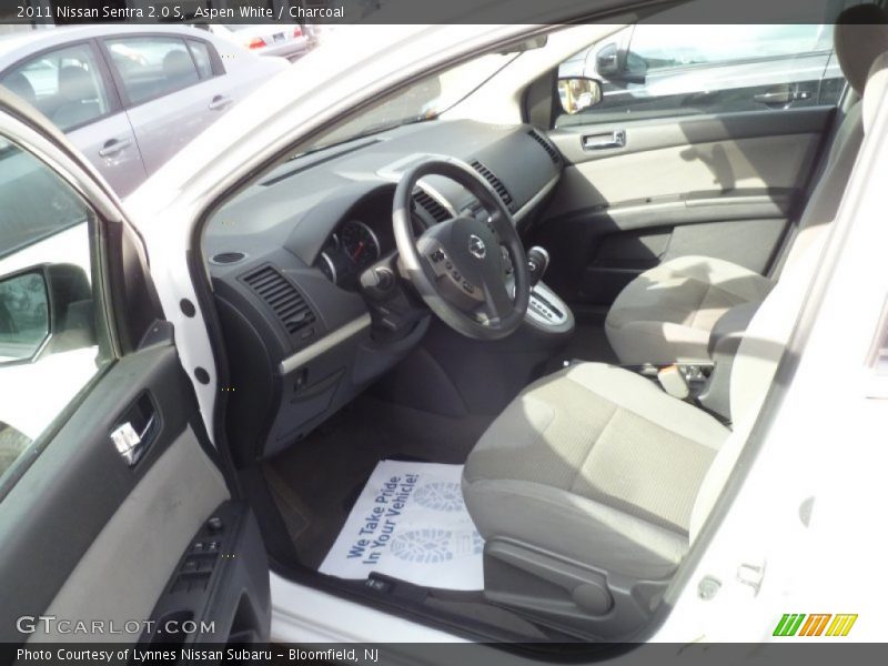 Aspen White / Charcoal 2011 Nissan Sentra 2.0 S