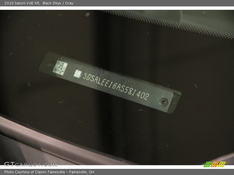 Black Onyx / Gray 2010 Saturn VUE XR