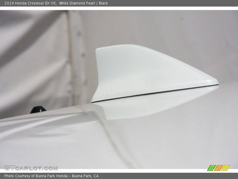 White Diamond Pearl / Black 2014 Honda Crosstour EX V6