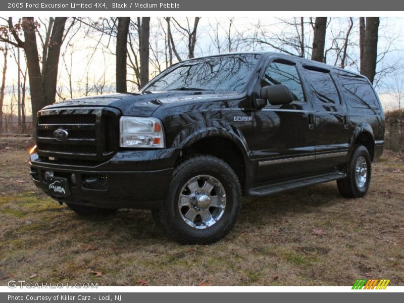 Front 3/4 View of 2005 Excursion Limited 4X4