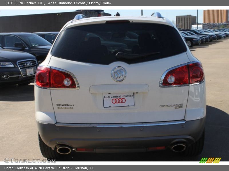 White Diamond Tricoat / Ebony/Ebony 2010 Buick Enclave CXL