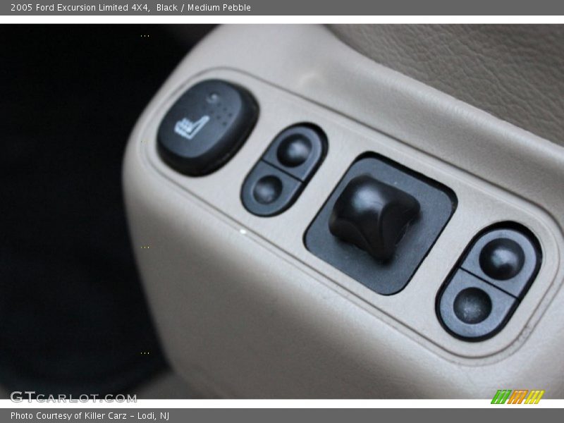 Controls of 2005 Excursion Limited 4X4