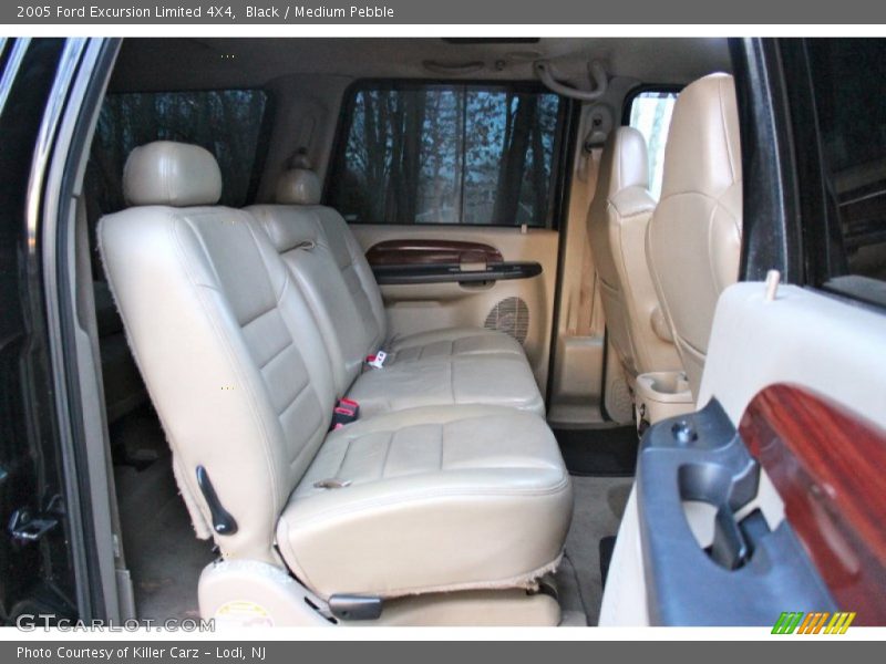 Black / Medium Pebble 2005 Ford Excursion Limited 4X4