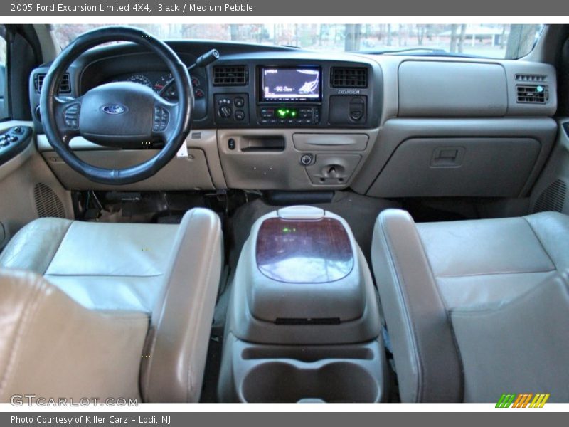 Dashboard of 2005 Excursion Limited 4X4