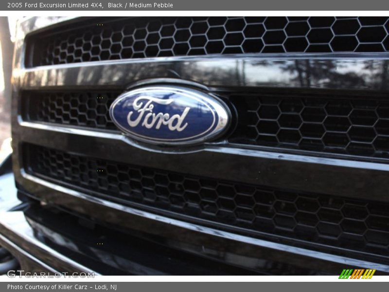 Black / Medium Pebble 2005 Ford Excursion Limited 4X4