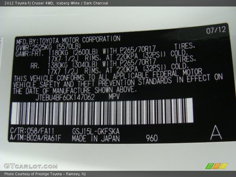 Iceberg White / Dark Charcoal 2012 Toyota FJ Cruiser 4WD