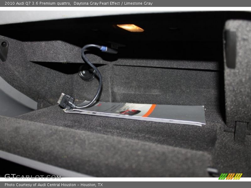 Daytona Gray Pearl Effect / Limestone Gray 2010 Audi Q7 3.6 Premium quattro
